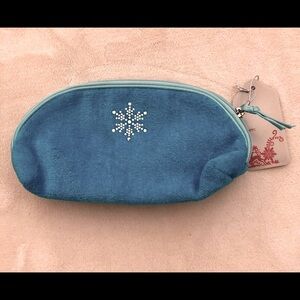 NWT BATH & BODY WORKS SPA Zipper Pouch Velour Rhinestone Snowflake